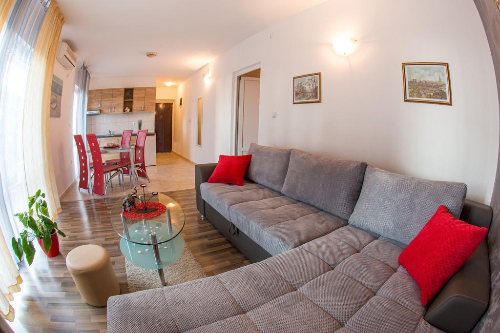Villa Nadezda Petrovac na moru Exterior foto
